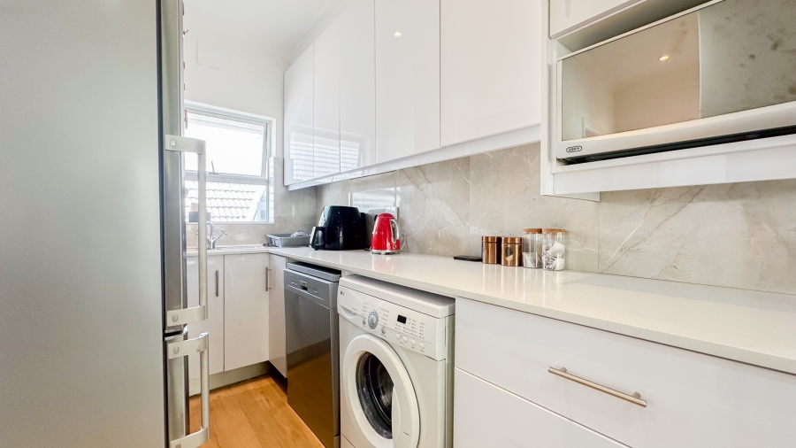 To Let 2 Bedroom Property for Rent in Sea Point Western Cape